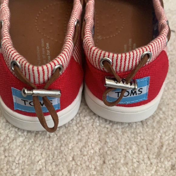 Tom’s girls red shoes size 3 worn once - Picture 7 of 11